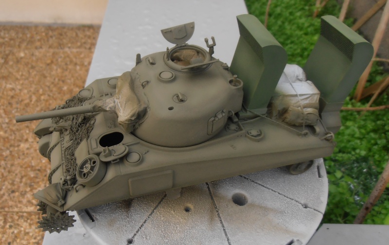 Sherman M4   " deep wading " ( tamiya 1/35eme ) Pc200829