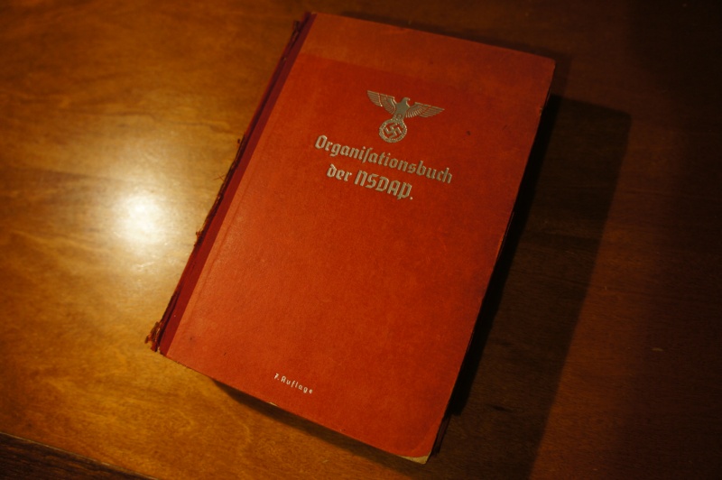 Livres sur le NSDAP Dsc02210