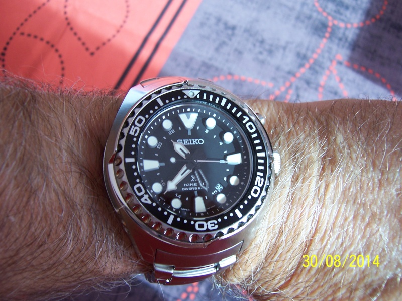 montre - Montre de plongée PROSPEX Kinétic Gmt divers 200 - réf SUN019P1-Mouvement 5M85 Revue_19