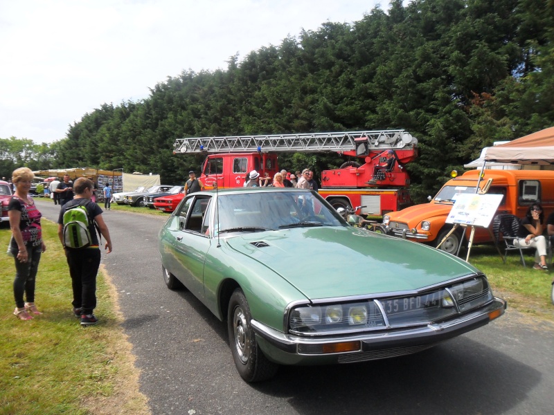 Bourse exposition de vehicules ancien a sainte luce sur loire près de nantes. Sam_8446