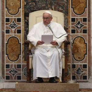 Le nouveau Pape François serait-il le Faux-Prophète annoncé par le Livre de l'Apocalypse ? - Page 12 09-1n011