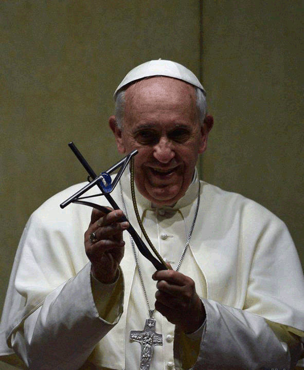 Le nouveau Pape François serait-il le Faux-Prophète annoncé par le Livre de l'Apocalypse ? - Page 7 Croix_11