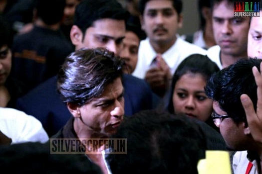 SRK face à la colère des journalistes à Chennai  Anry_410
