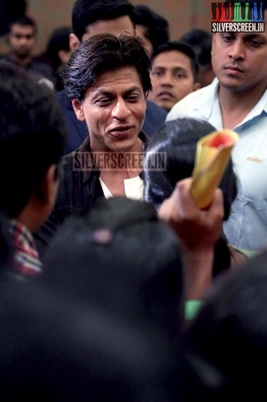 SRK face à la colère des journalistes à Chennai  Anry_910