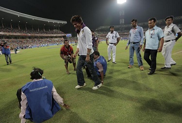 KKR entre IPL finale: SRK célèbre  avec Mamata Di Srk_2810