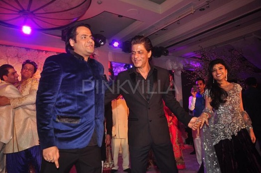 Shah Rukh Khan lors d'une cérémonie de sangeet Srk_sc35