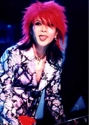 Artiste solo, Hide [X JAPAN] décédé Hide_110