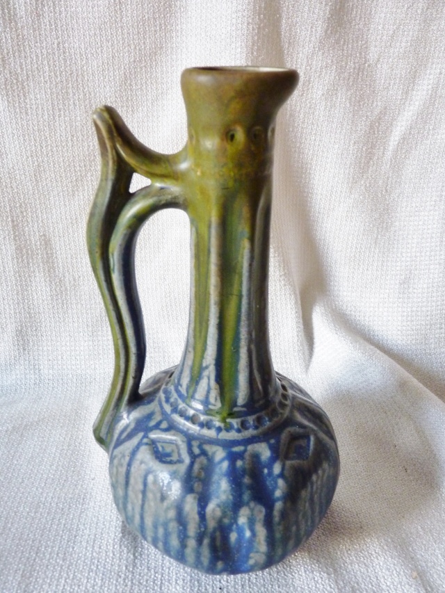 Vase pichet col vert base émail bleu et blanc Gilbert Méténier P1620216