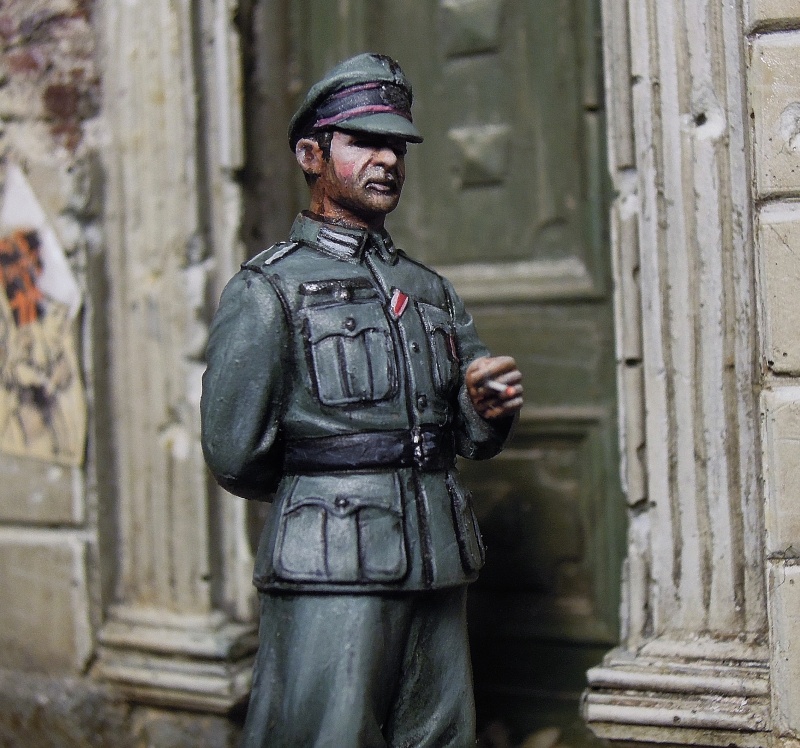 figurines diverses 1/35, whermacht, waffen SS, civil............  - Page 3 Dscn8630