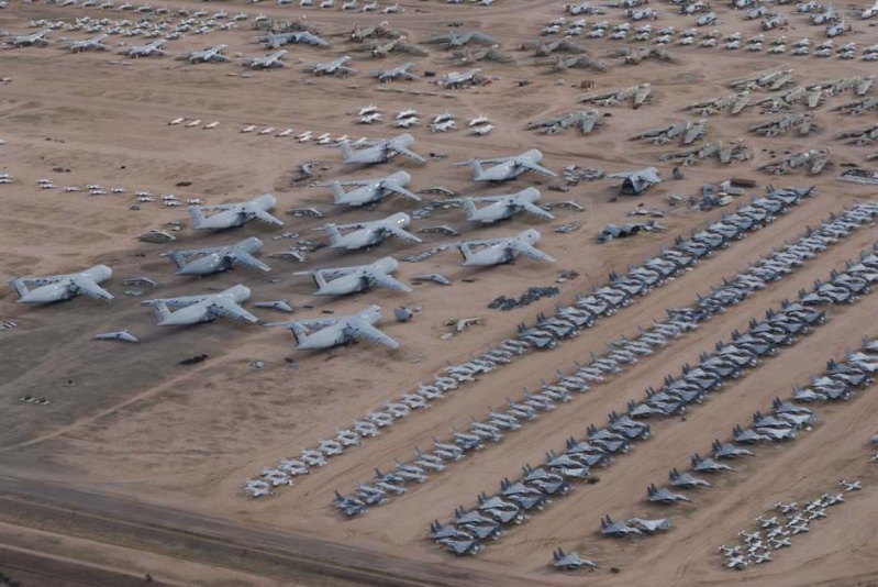 بالصور مقبرة الطائرات العسكرية الأمريكية F2013011