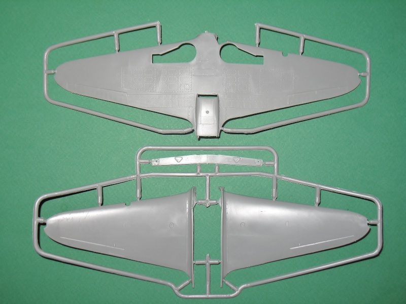 [UM Models] Yak 1 B + Airfield Starter AS-1 Img_3543
