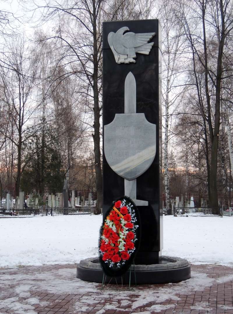 Музей боевой славы и Воинское мемориальное кладбище в Ярославле Dscn2622