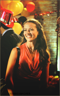 Amy Acker 0710