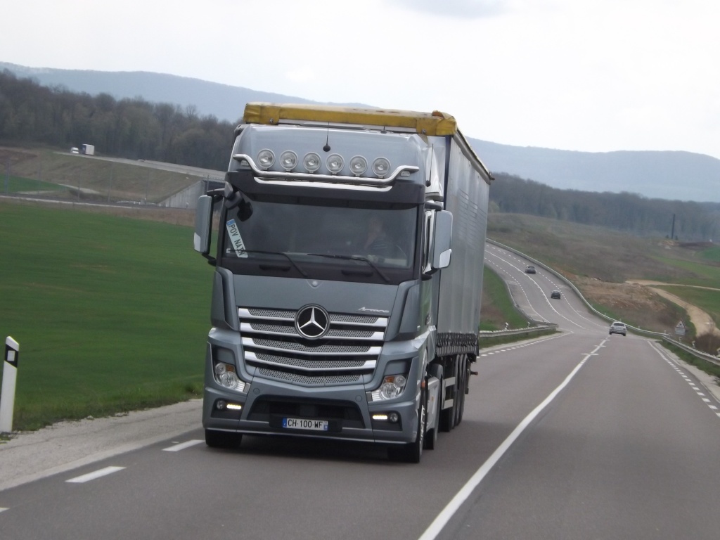 Mercedes Actros MP4 (euro 6 ) - Page 7 Dscf3614