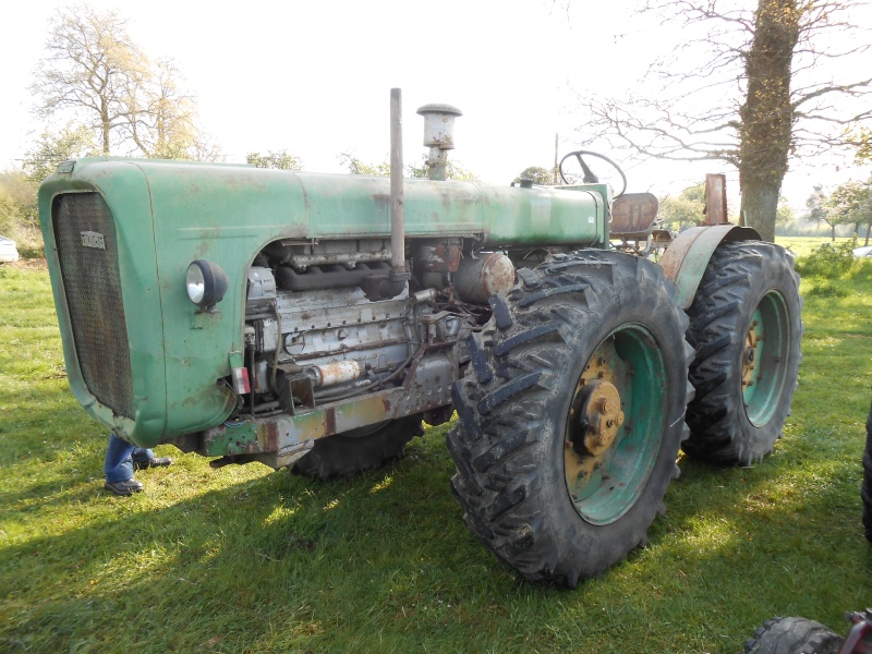 14  St Georges d'Aunay Rassemblement de vieux tracteurs 4 Mai 2014 Dscn0535