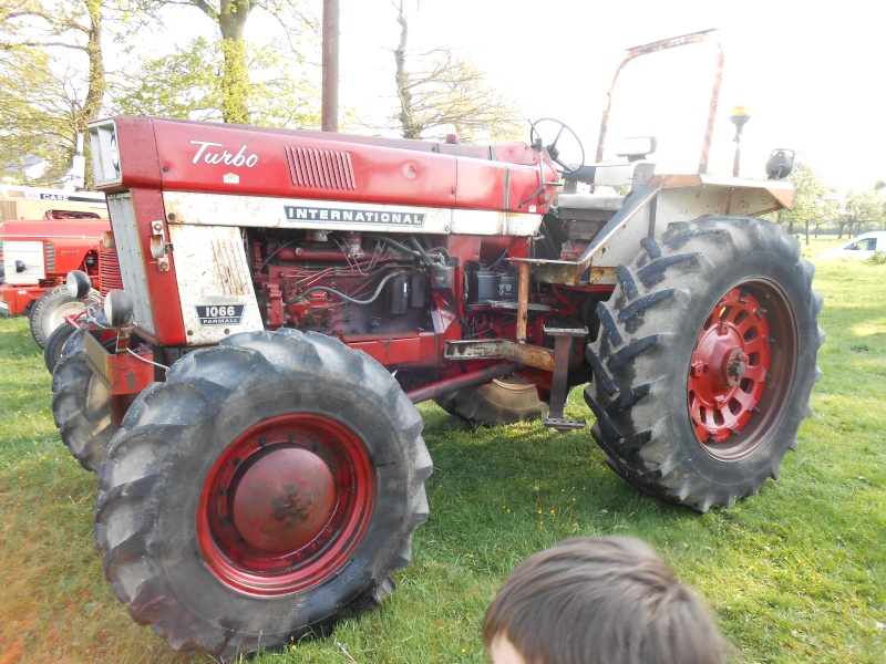 14  St Georges d'Aunay Rassemblement de vieux tracteurs 4 Mai 2014 Dscn0541
