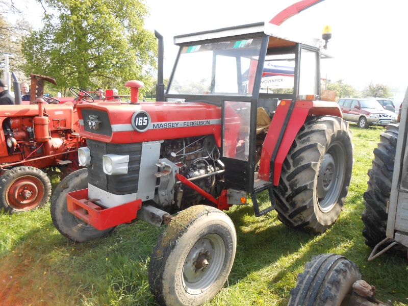14  St Georges d'Aunay Rassemblement de vieux tracteurs 4 Mai 2014 Dscn0644