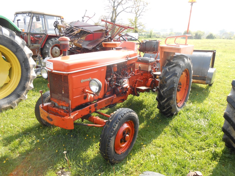 14  St Georges d'Aunay Rassemblement de vieux tracteurs 4 Mai 2014 Dscn0656