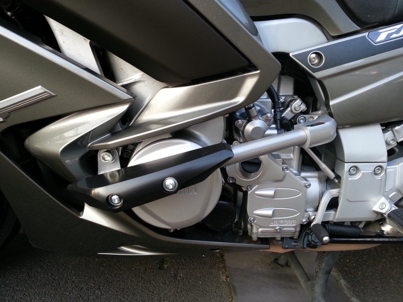 Retour pare carter pour FJR et Triumph 20140930