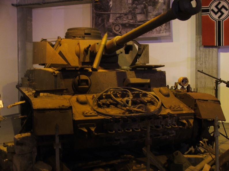 7 Juin 2014 : Visite au Tank Muséum de Carentan en Normandie. Dscf1628