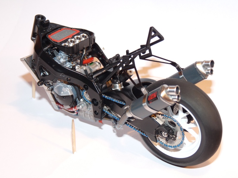 Suzuki GSXR SERT 1/12eme MFH P2450911