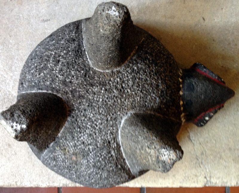 Mortier en pierre de lave MEXIQUE "Molcajete" Img_6423