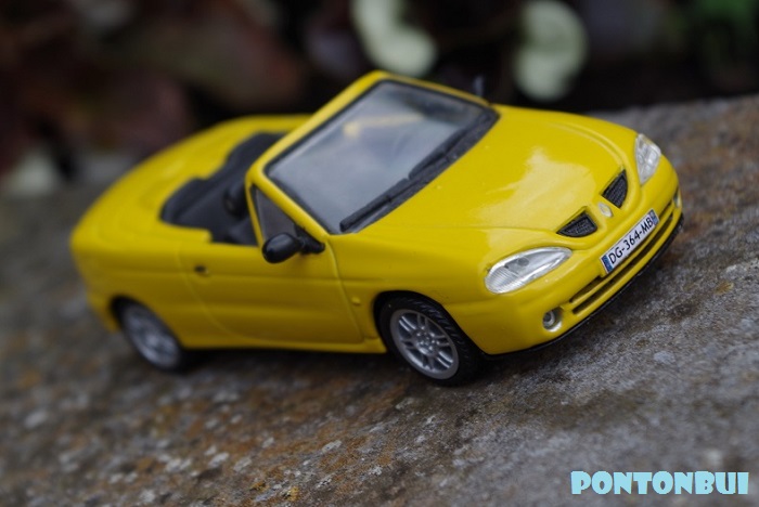 * 01 - Renault ( Les modernes post-1990 )  Imgp0640