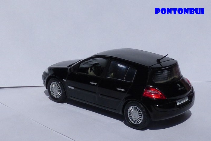 * 01 - Renault ( Les modernes post-1990 )  P1010919