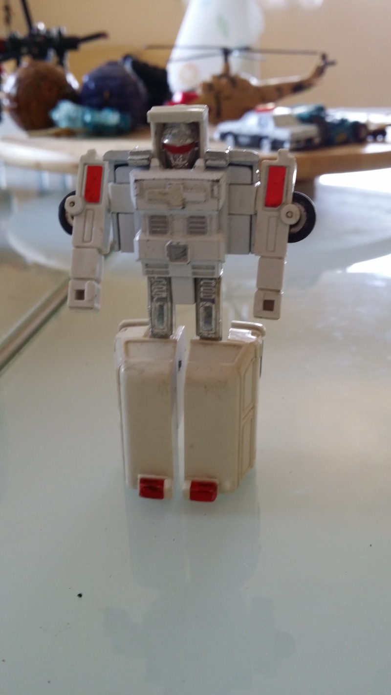 Voila j'ai retrouvé mes gobots, rock-lords d'enfance , arff.... 20140660