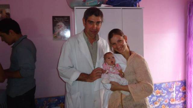 Bebê encontrada viva em necrotério na Argentina vai para casa após cinco meses  Bebe10