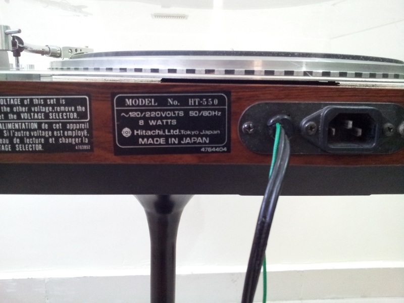 Hitachi HT-550 Quartz Lock Uni-Torque Direct Drive Turntable with Ortofon Stylus (Sold) 20141151