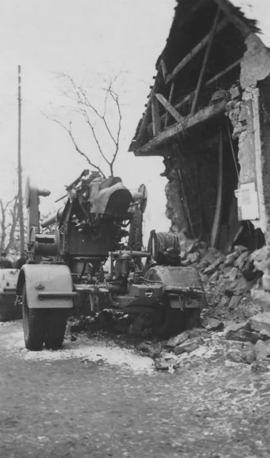 88 mm Flugzeugabwehrkanone (FlaK 18/36/37), terreur des alliés. - Page 3 Flak_810