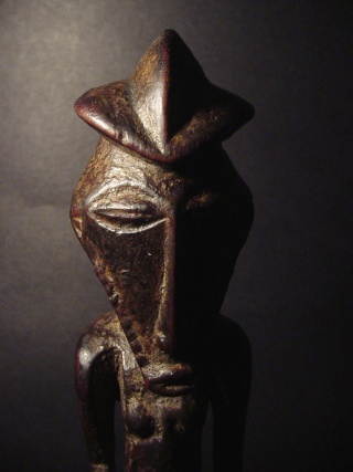 Basikasingo, (pre-Bembe/Buyo) people, Milindi ya Batee/ Banya, (Statuette des sorciers/guérrisseurs), Région de Lulenge, Lac Tanganyika, Congo Basika23