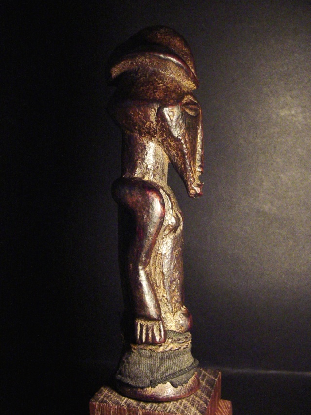 Basikasingo, (pre-Bembe/Buyo) people, Milindi ya Batee/ Banya, (Statuette des sorciers/guérrisseurs), Région de Lulenge, Lac Tanganyika, Congo Basika26