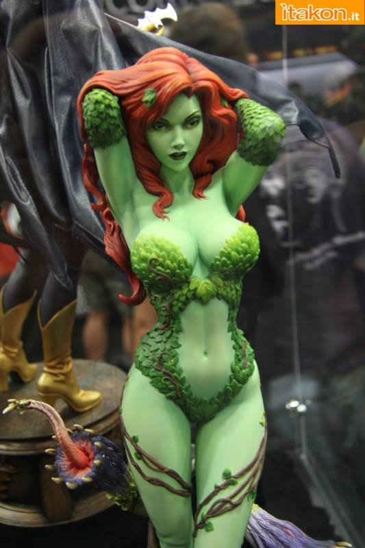 SDCC 2014 - Stand Sideshow Statues 732