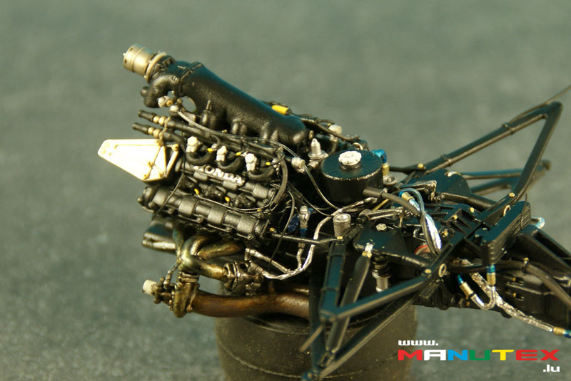 McLaren MP 4/4 1988 1/20 Tamiya TopStudio - Page 7 Dsc05215