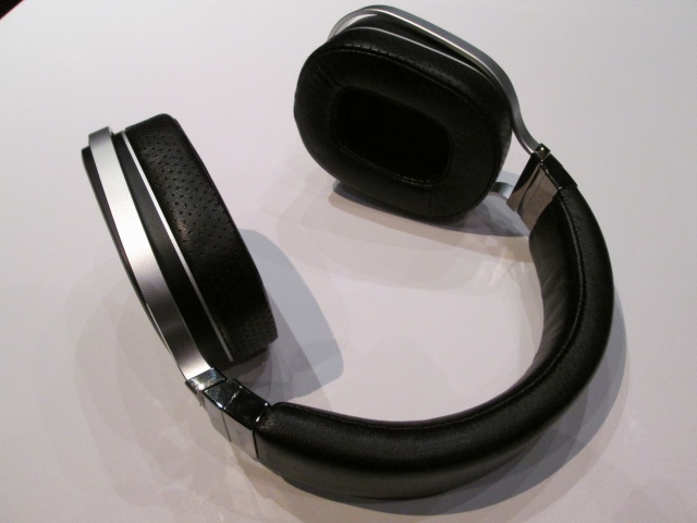 Oppo-PM 1-Headphones (New) Pm_1_p10