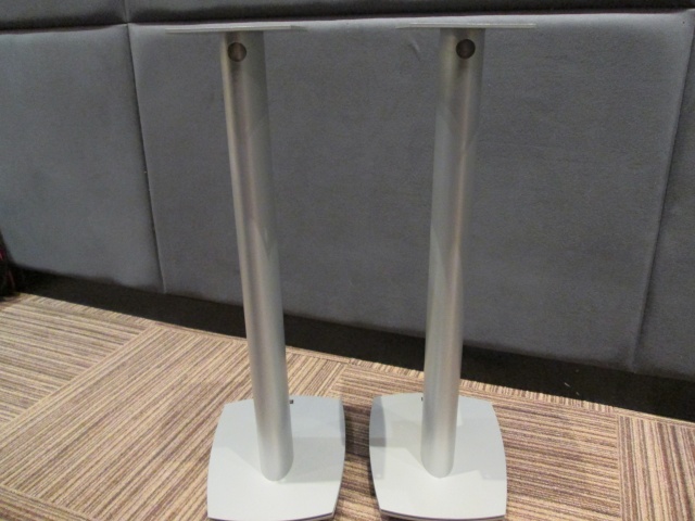 Dynaudio-Stand-3-Silver(New) Stand-11