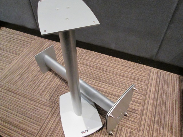 Dynaudio-Stand-3-Silver(New) Stand-13