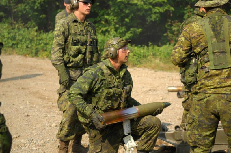 Armée canadienne/Canadian Armed Forces - Page 19 1280