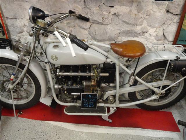 Musée motos à Entrevaux(05) Dsc01011