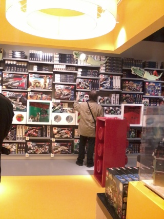 [BLOG] Le Lego Store :) Avec Tom8765[etc], _Shaddow_, et Hero-57. 2012-118
