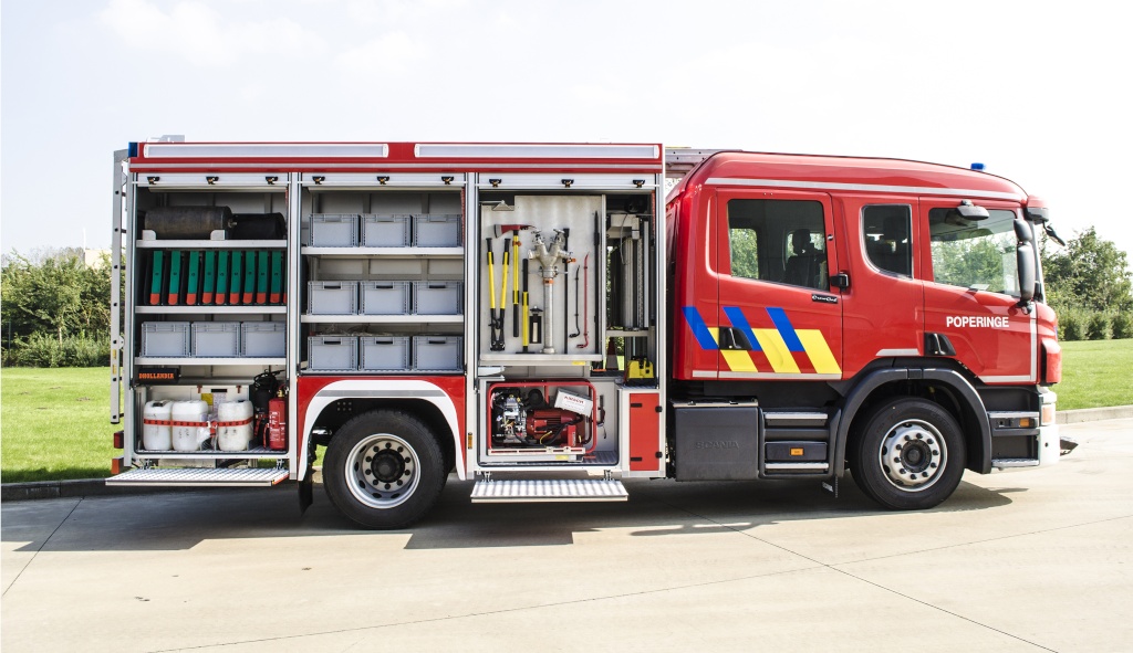 Nieuwe materiaalwagen brandweer Poperinge + photos (link) Pop1010