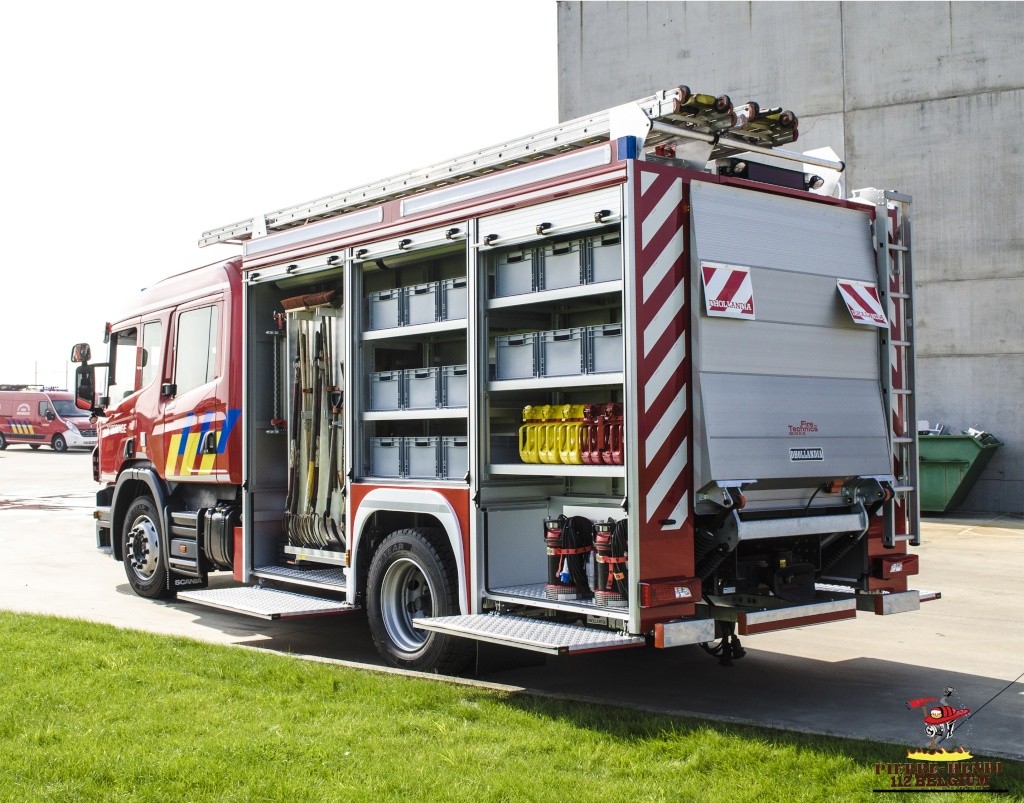 Nieuwe materiaalwagen brandweer Poperinge + photos (link) Pop1310