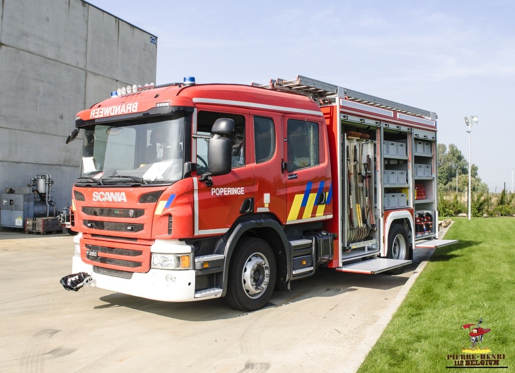 Nieuwe materiaalwagen brandweer Poperinge + photos (link) Pop1510