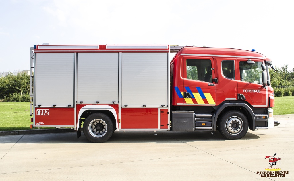 Nieuwe materiaalwagen brandweer Poperinge + photos (link) Pop210