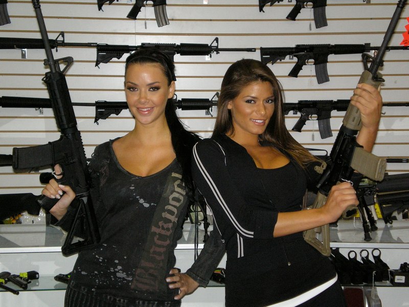 Les filles prennent les armes. Girls_10