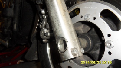 1700 TOURER - Tuto démontage roues avant et arrière VN1700 pour changement pneus Sdc11537