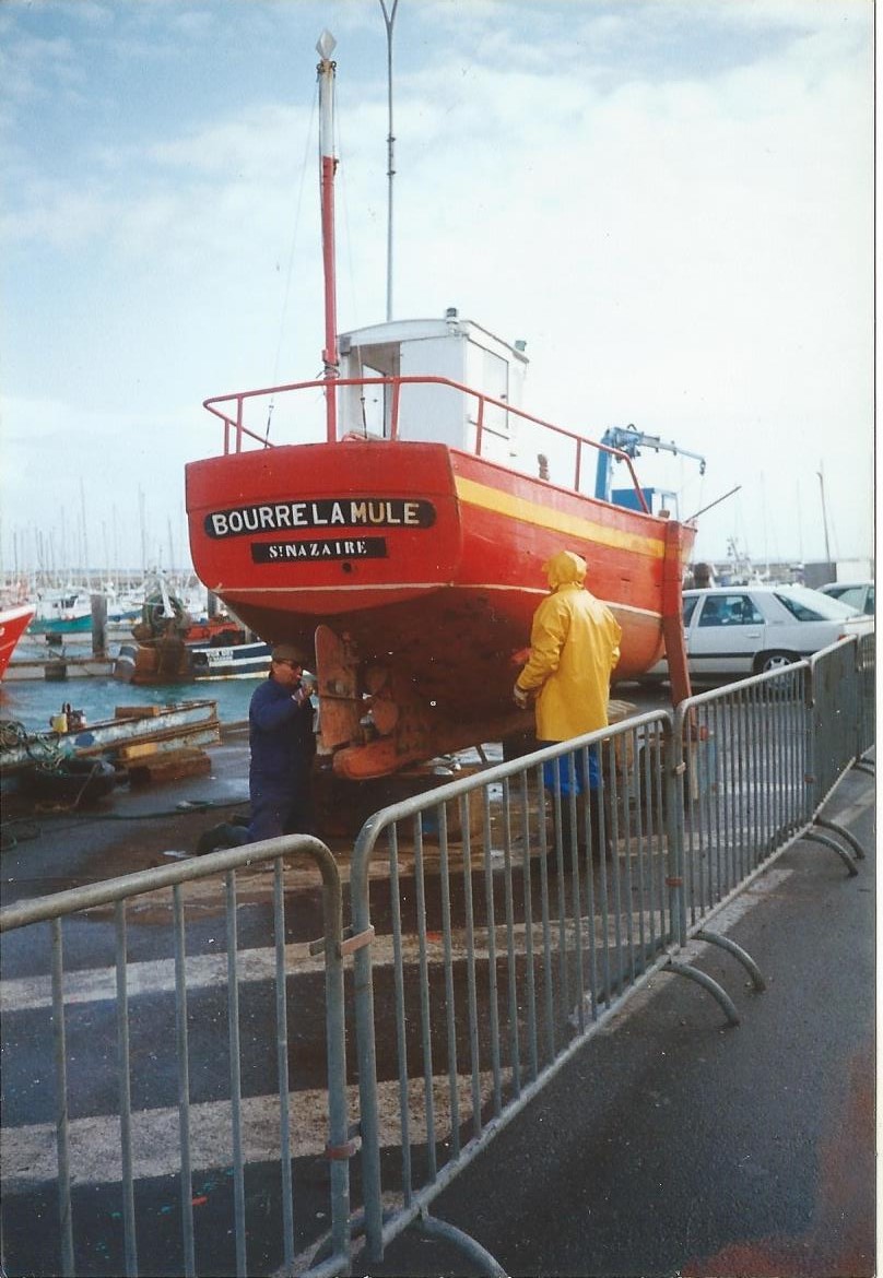 [VIE DES PORTS] Quelques bateaux de pêche (sur nos côtes Françaises) - Page 16 Bourre10