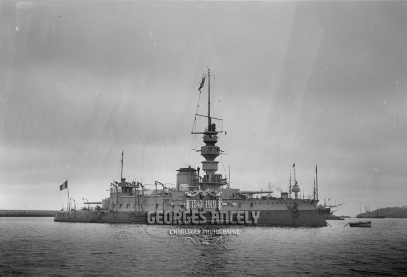 Identification navires et voiliers sur photos 1880-1900 Garde_10